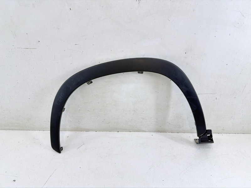 Накладка переднего крыла левого