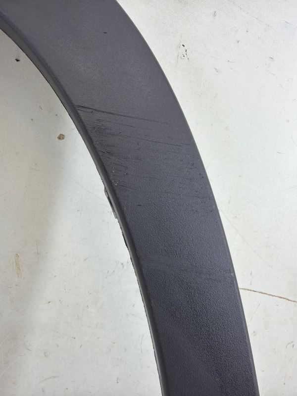 Накладка переднего крыла левого