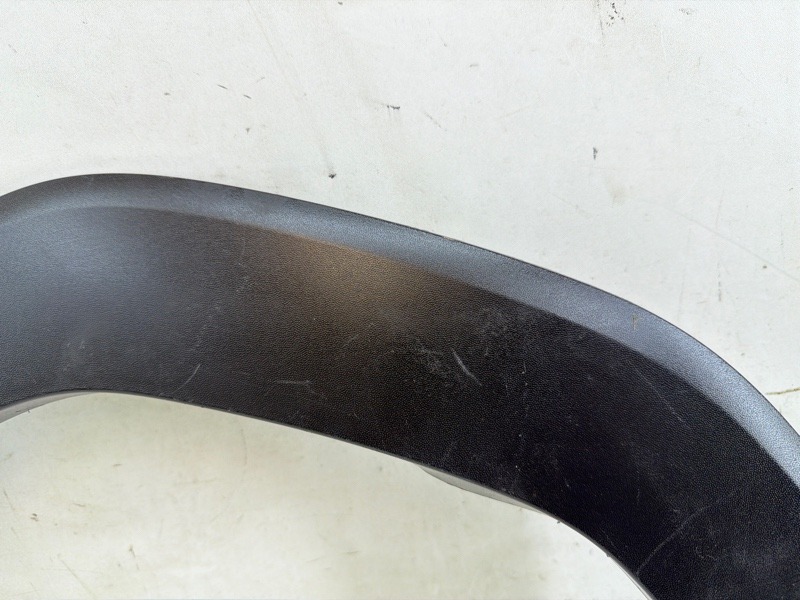 Накладка переднего крыла левого