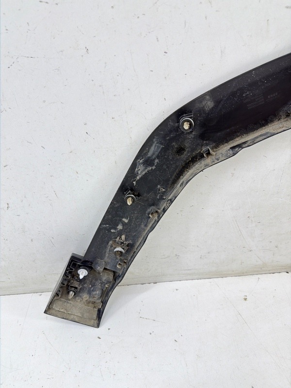 Накладка переднего крыла левого