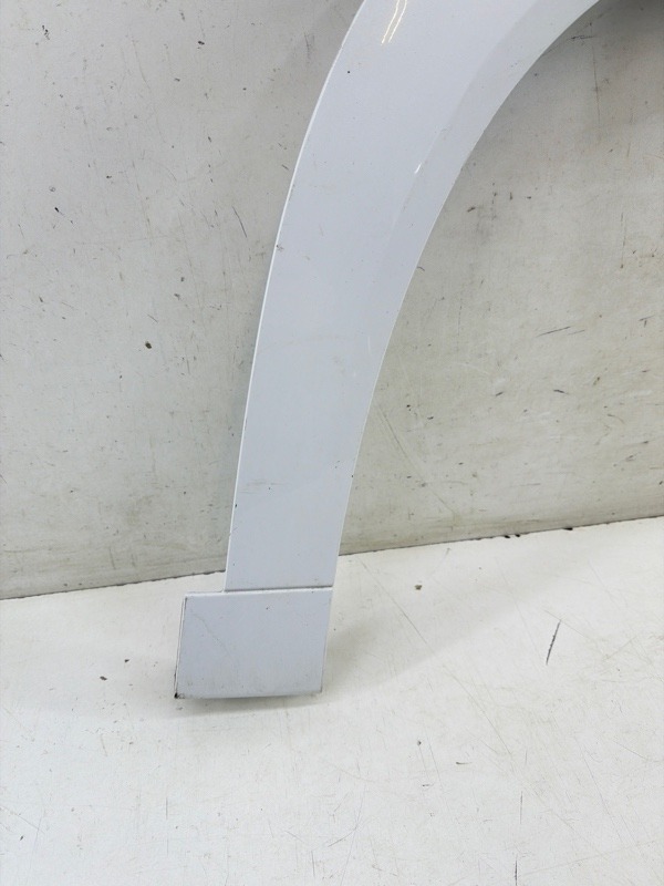 Накладка переднего крыла правого