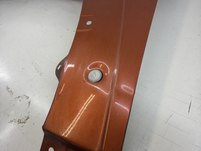 Крыло переднее левое