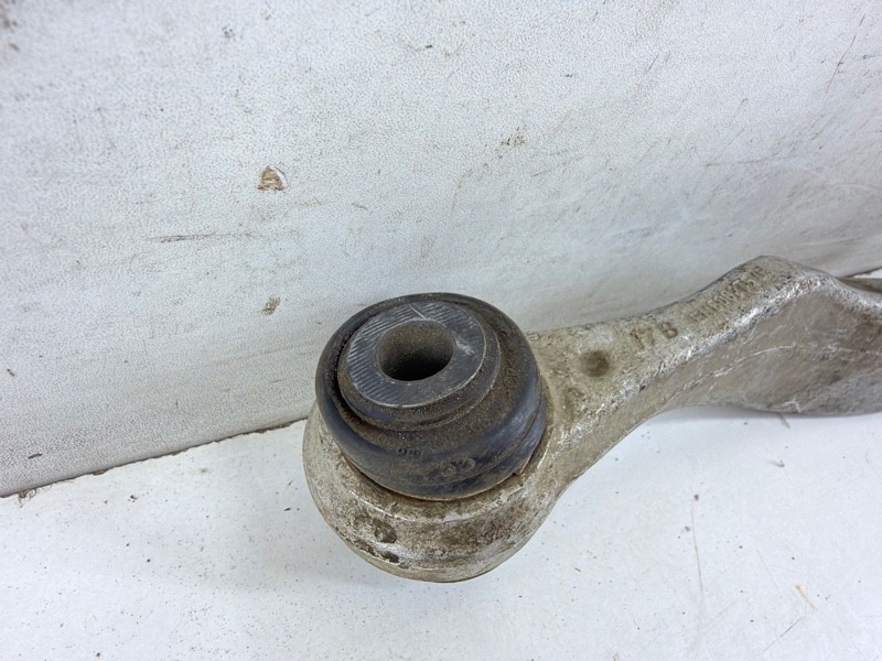 Рычаг задний правый