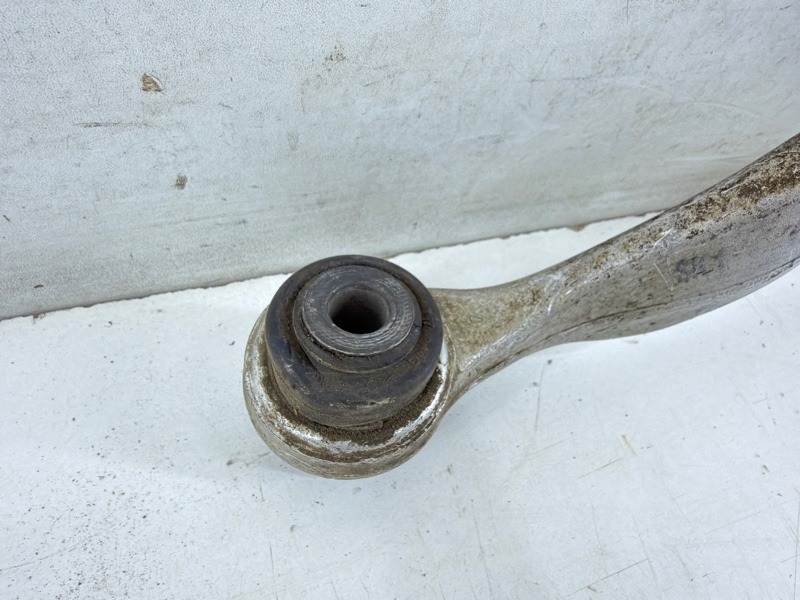 Рычаг задний правый