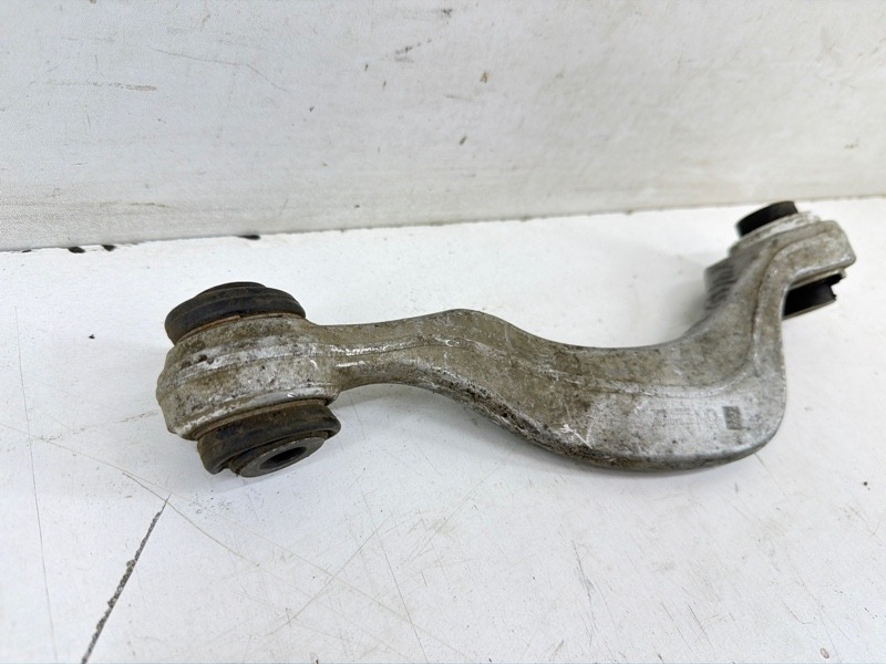 Рычаг задний правый