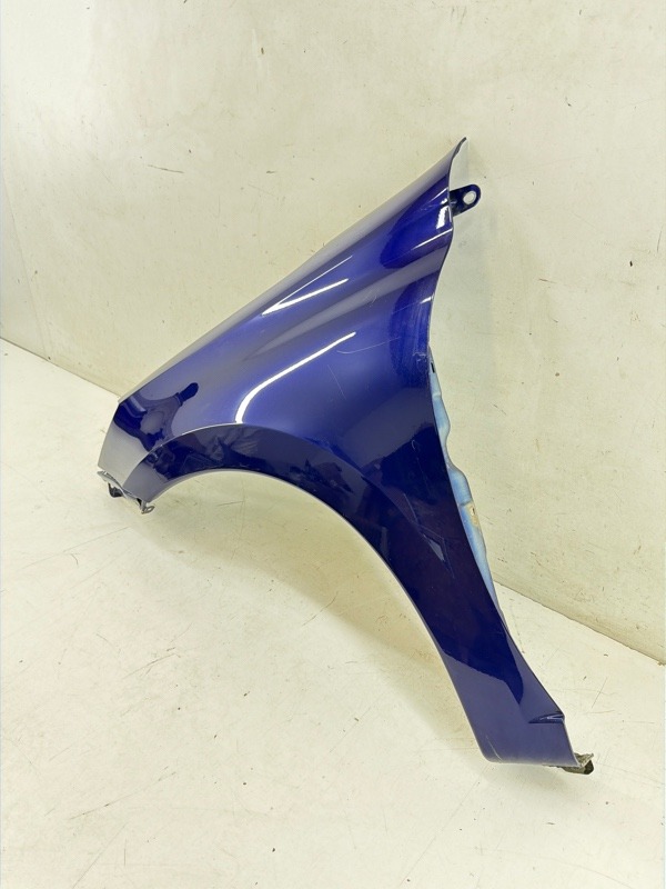 Крыло переднее левое