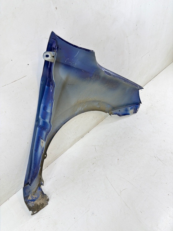 Крыло переднее левое