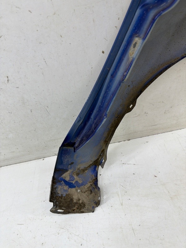 Крыло переднее левое