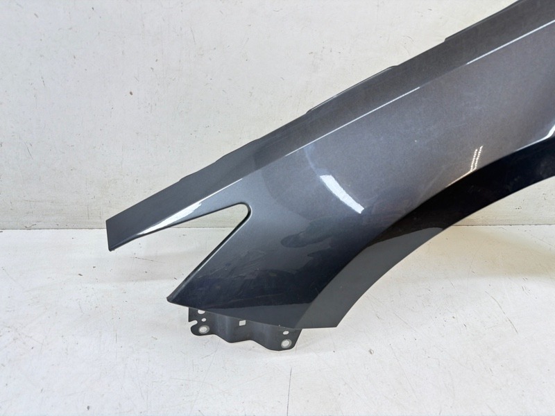 Крыло переднее левое