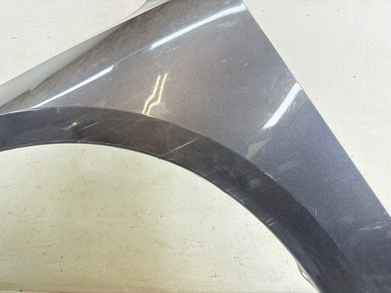 Крыло переднее левое