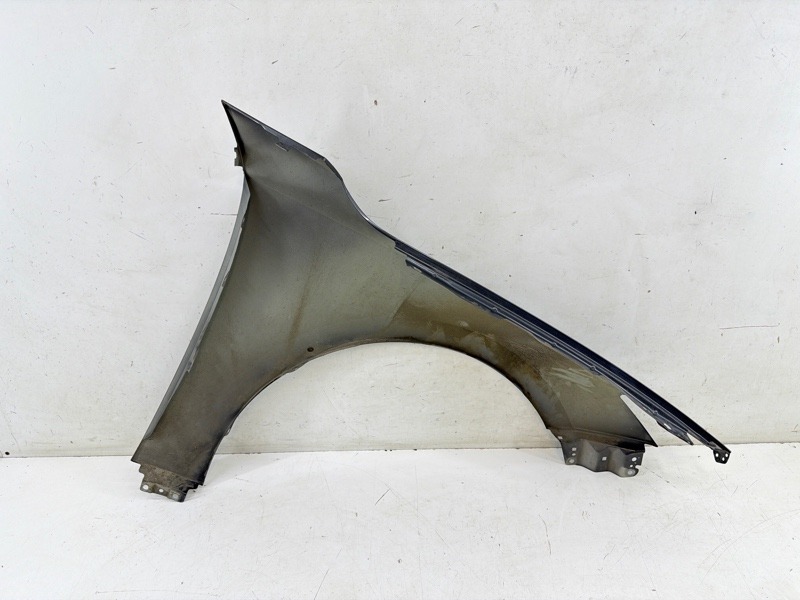 Крыло переднее левое