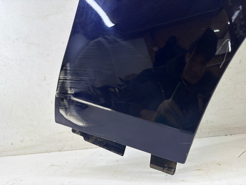 Крыло переднее правое