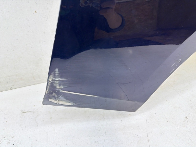 Крыло переднее правое