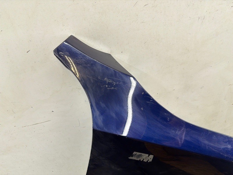 Крыло переднее правое