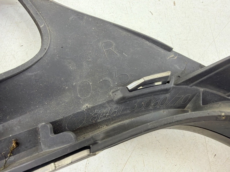 Рамка противотуманной фары правой