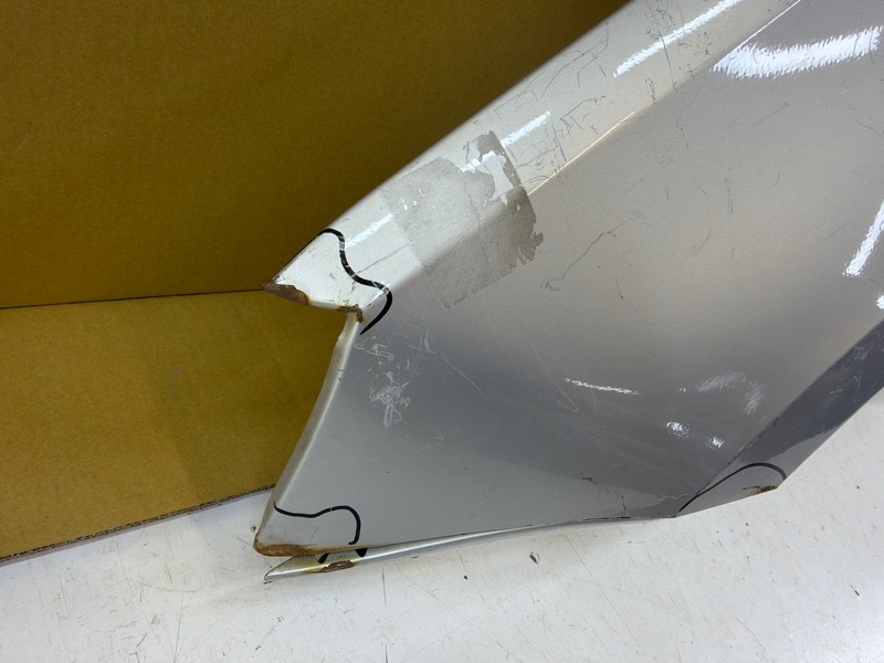 Крыло переднее левое