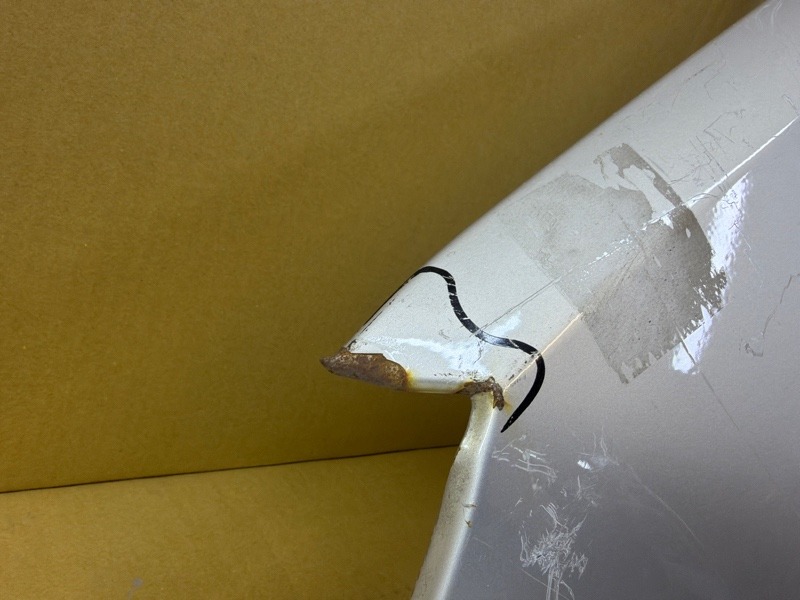 Крыло переднее левое