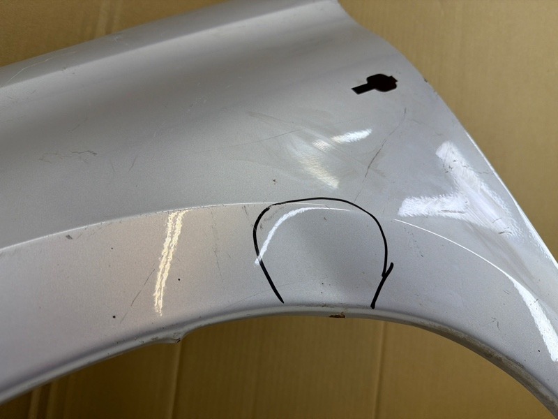 Крыло переднее левое