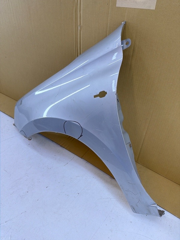 Крыло переднее левое