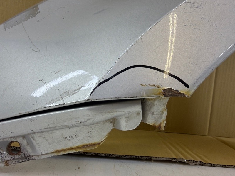 Крыло переднее левое