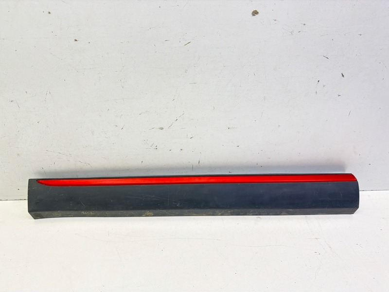 Накладка двери передней левой