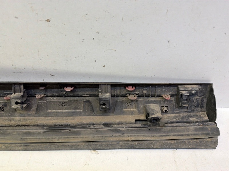 Накладка двери передней левой