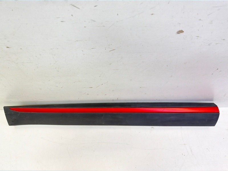 Накладка двери передней левой