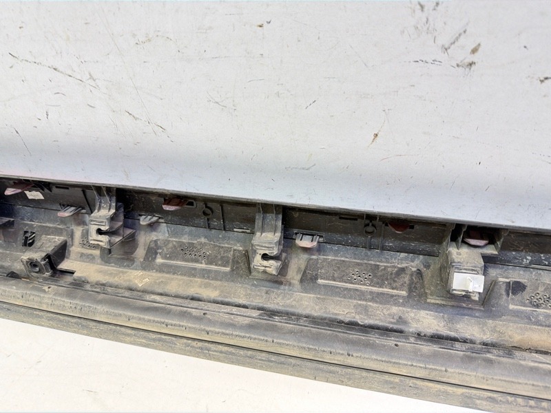 Накладка двери передней левой