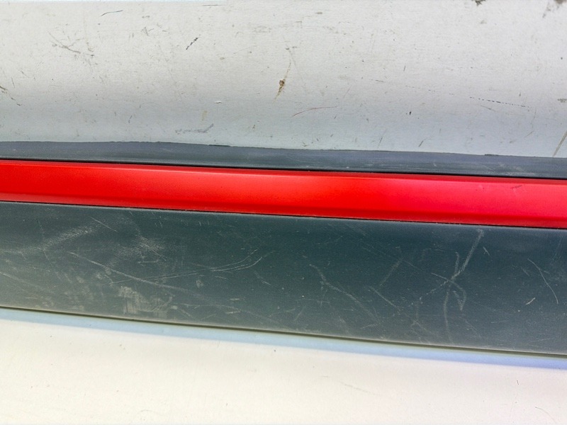 Накладка двери передней правой