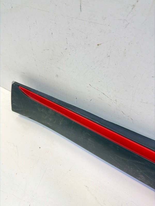 Накладка двери передней правой