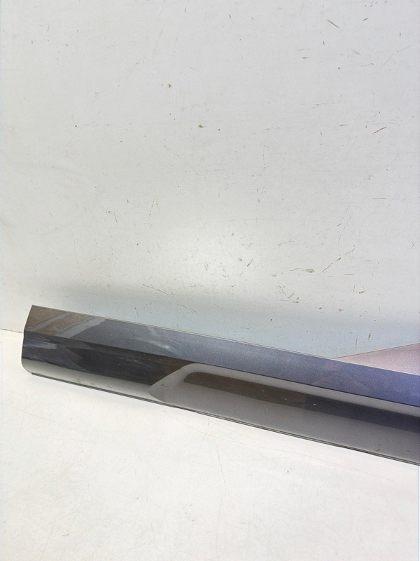 Накладка двери передней правой