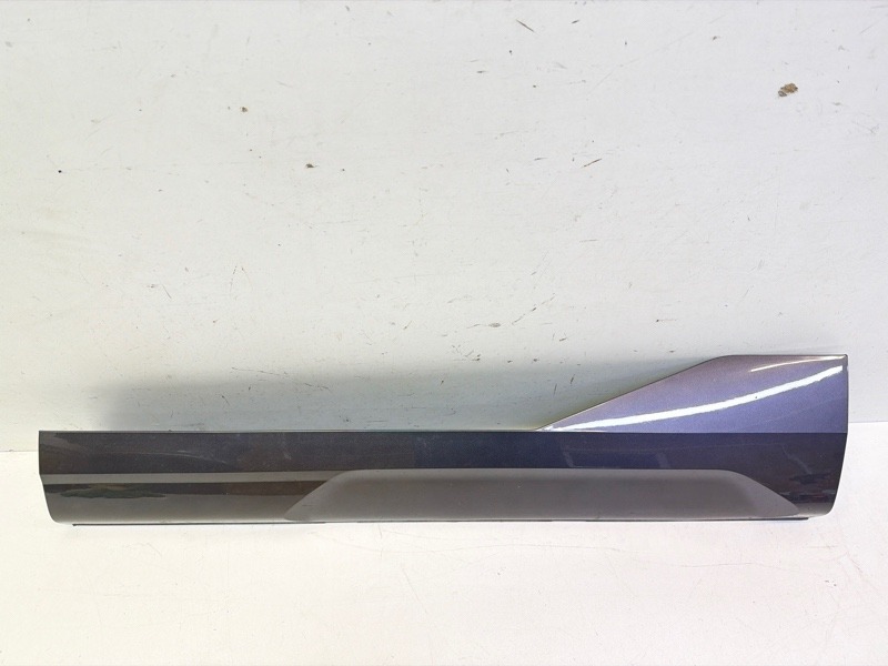 Накладка двери передней правой