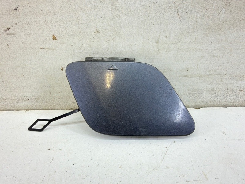 Заглушка буксировочного крюка