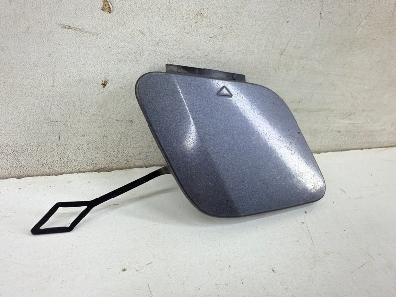 Заглушка буксировочного крюка