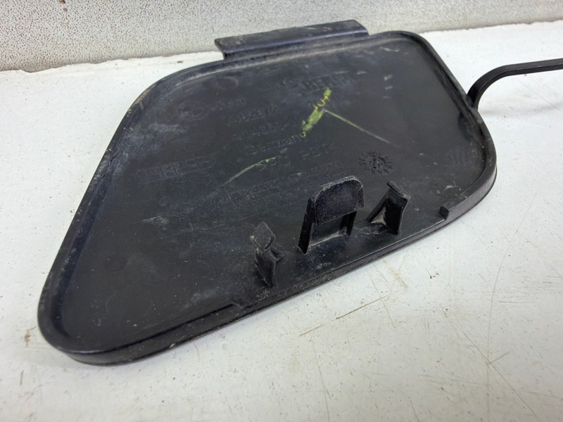 Заглушка буксировочного крюка