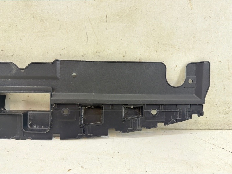 Кожух замка капота