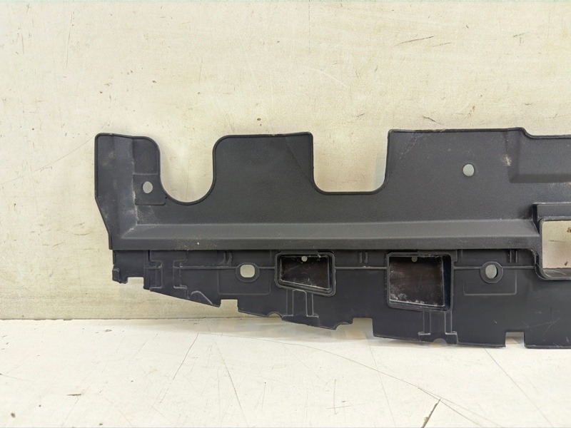 Кожух замка капота