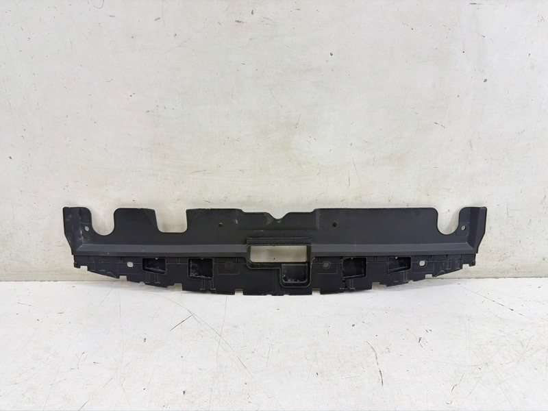 Кожух замка капота