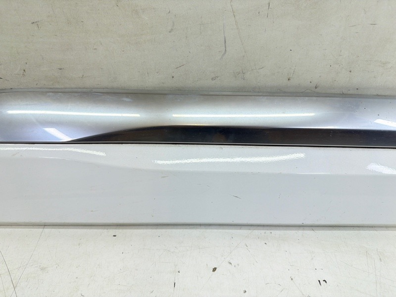 Накладка двери задней правой