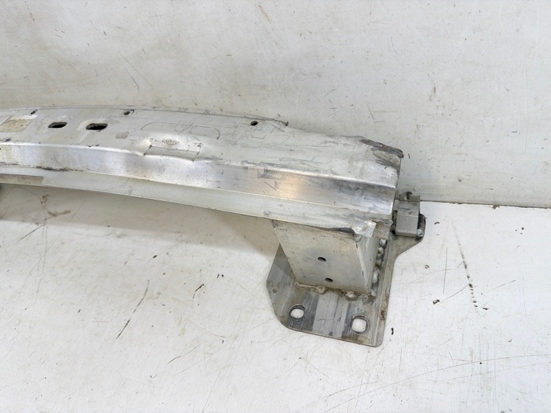 Усилитель заднего бампера