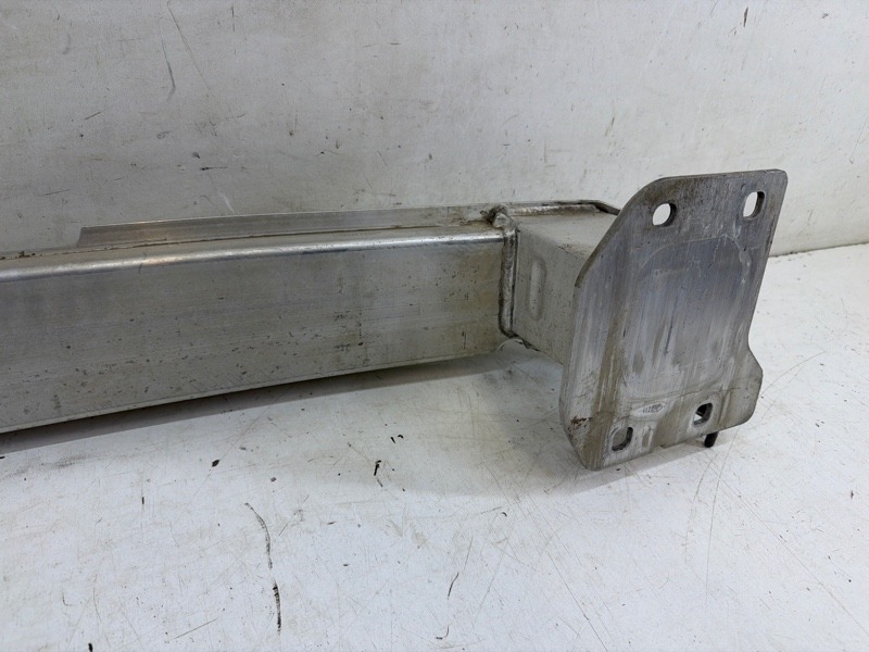 Усилитель заднего бампера