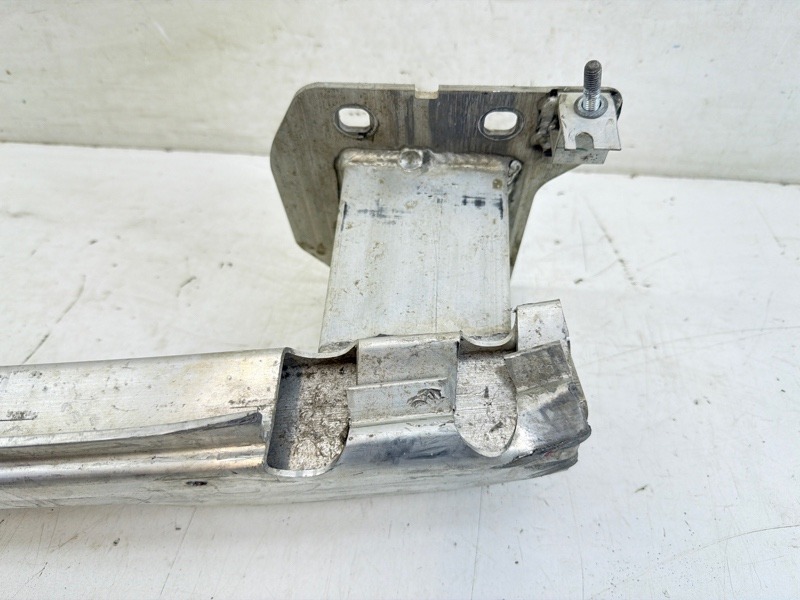 Усилитель заднего бампера