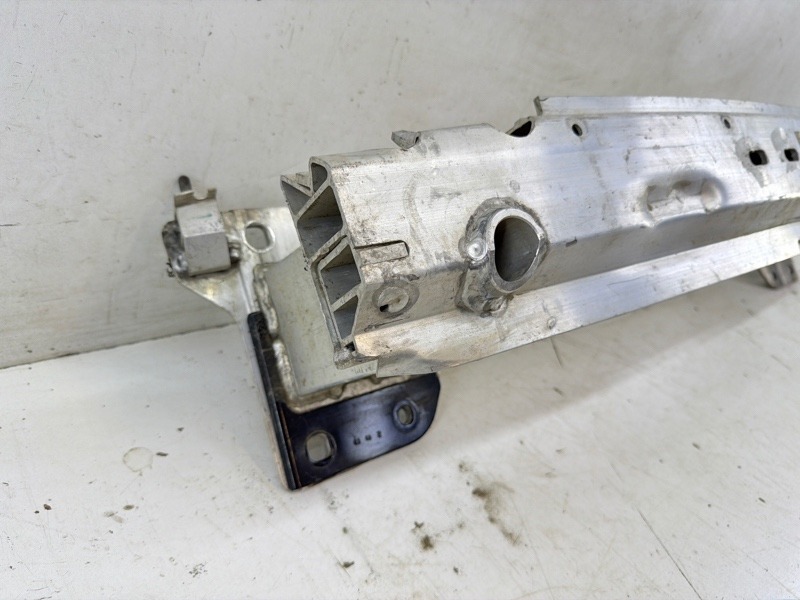 Усилитель заднего бампера