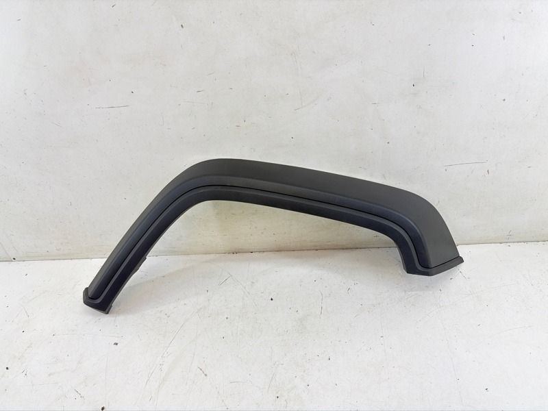 Накладка переднего крыла правого