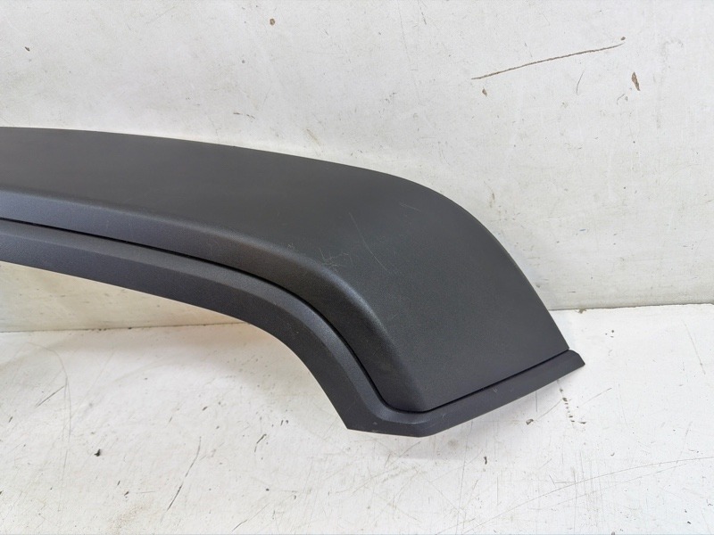 Накладка переднего крыла правого