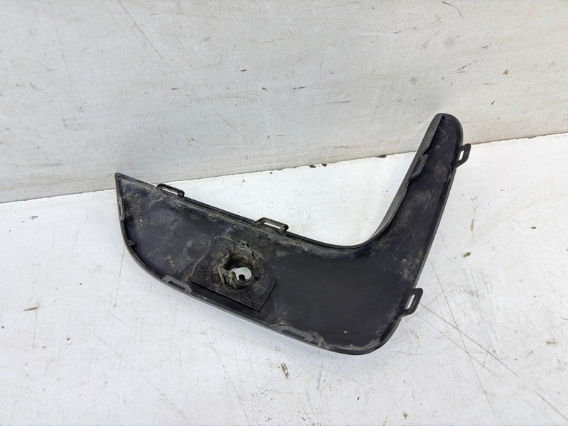 Накладка переднего бампера левая