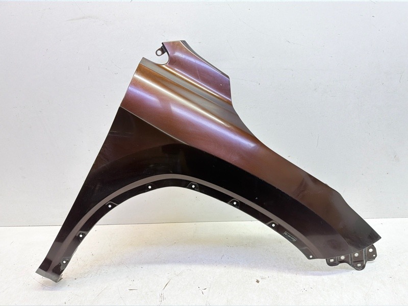 Крыло переднее правое