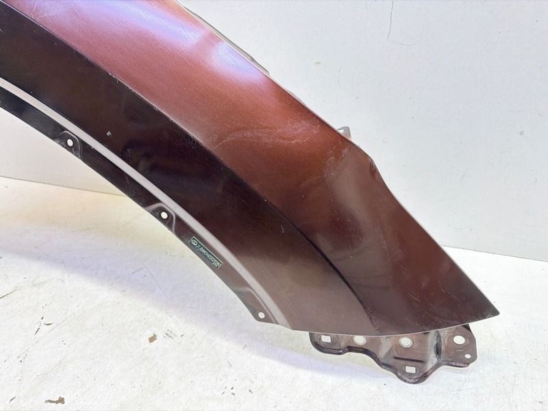 Крыло переднее правое