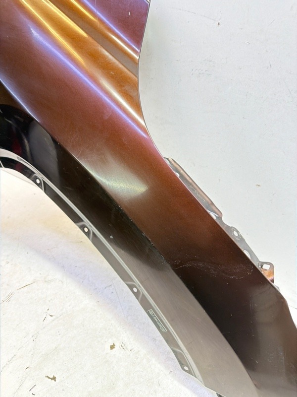 Крыло переднее правое