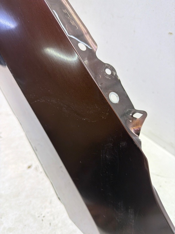 Крыло переднее правое